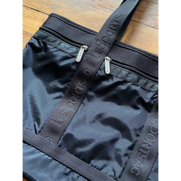 LESPORTSAC Large Black Shoulder Bag sz OS - Picture 3 of 13